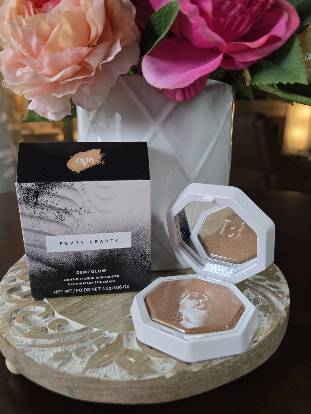 Fenty Beauty Demiglow Highlighter Compact In Shade Trophies And Truffles 07